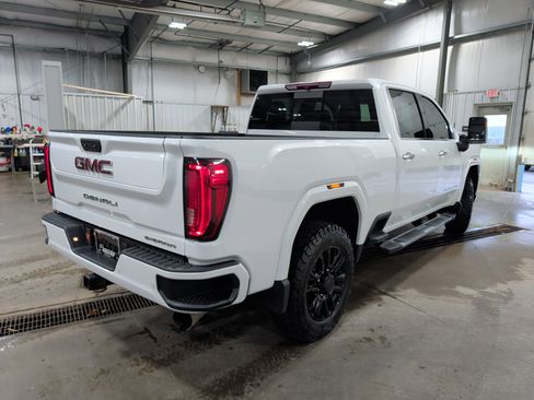 Used 2023 GMC Sierra 2500 Denali AWD/4WD image 3