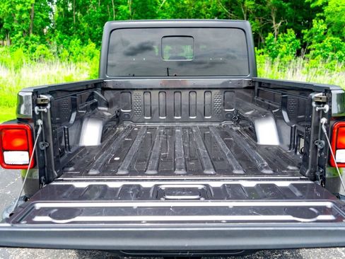 Used 2022 Jeep Gladiator Sport AWD/4WD image 26