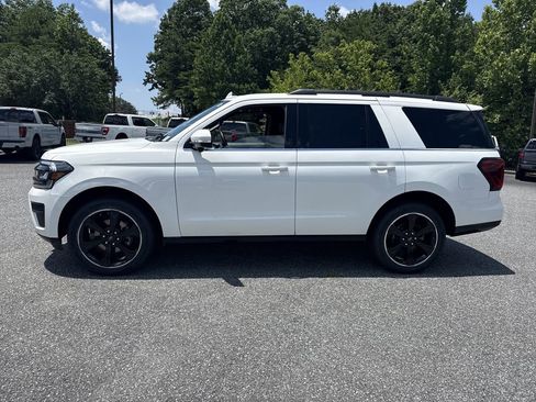 Used 2023 Ford Expedition Limited AWD/4WD image 4