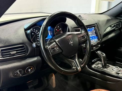 Used 2019 Maserati Levante AWD/4WD image 14