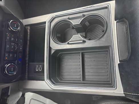 Used 2019 Ford F250 Lariat w/ Lariat Ultimate Package AWD/4WD image 38