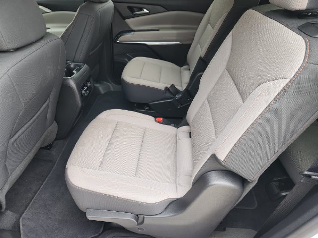 Used 2026 Chevrolet Traverse LT w/ Driver Confidence Package FWD image 29