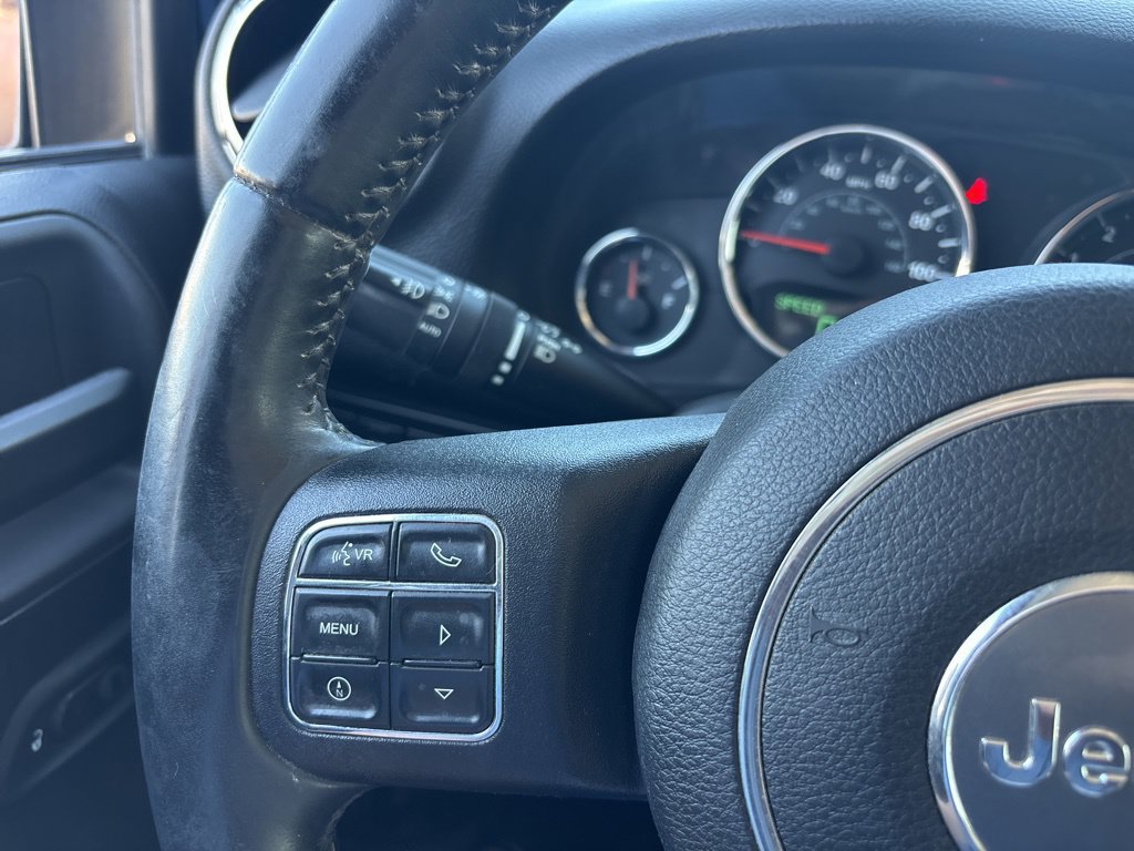 Used 2017 Jeep Wrangler Unlimited Rubicon w/ Cold Weather Group AWD/4WD image 12