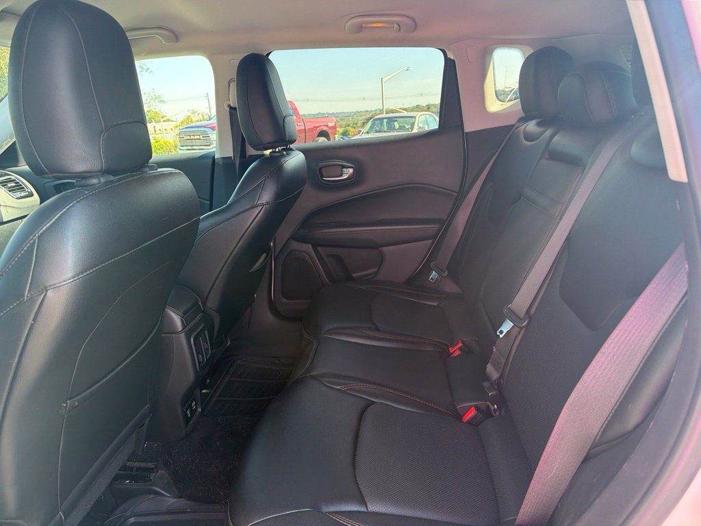 Used 2018 Jeep Compass Limited w/ Navigation Group AWD/4WD image 15