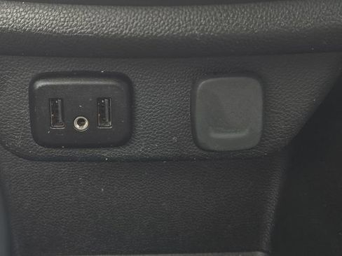 Used 2018 Chevrolet Traverse LT FWD image 29