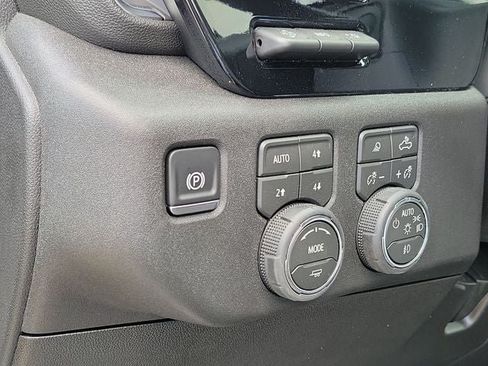 Used 2026 Chevrolet Silverado 2500 LTZ w/ LTZ Plus Package AWD/4WD image 9