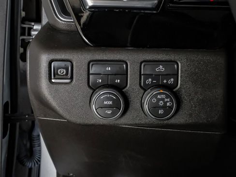 Used 2025 Chevrolet Silverado 2500 LT w/ Convenience Package image 28