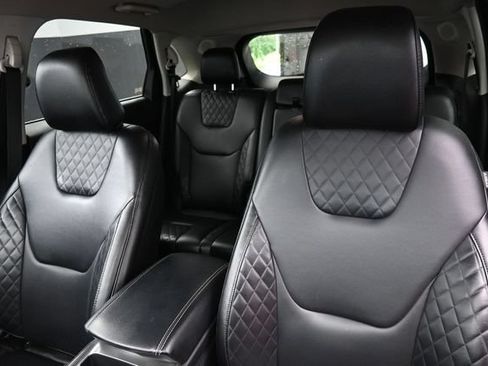 Used 2024 Ford Edge Titanium AWD/4WD image 16