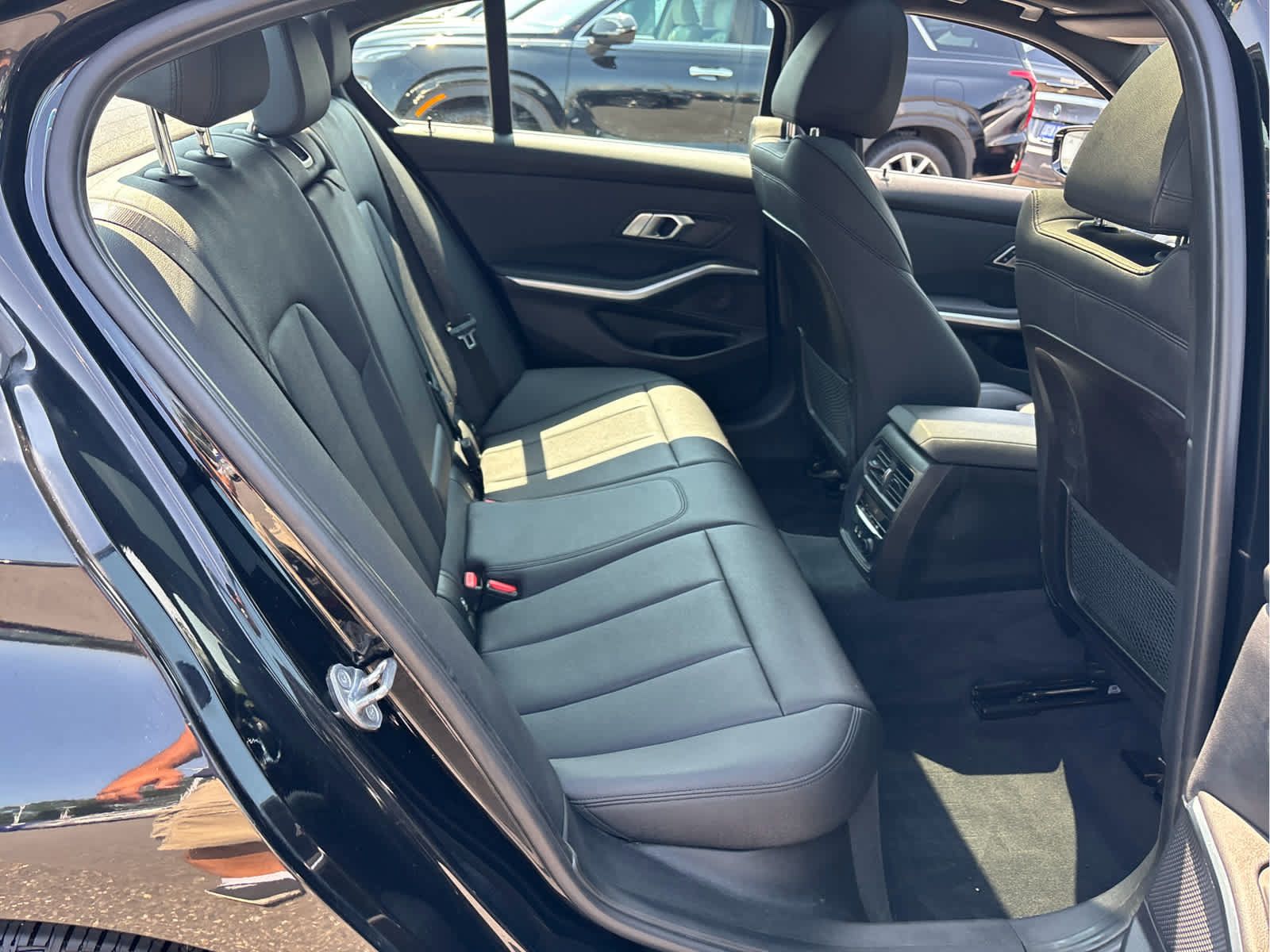 Used 2019 BMW 330i xDrive Sedan w/ Driving Assistance Package AWD/4WD image 25
