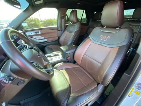 Used 2024 Ford Explorer King Ranch image 10