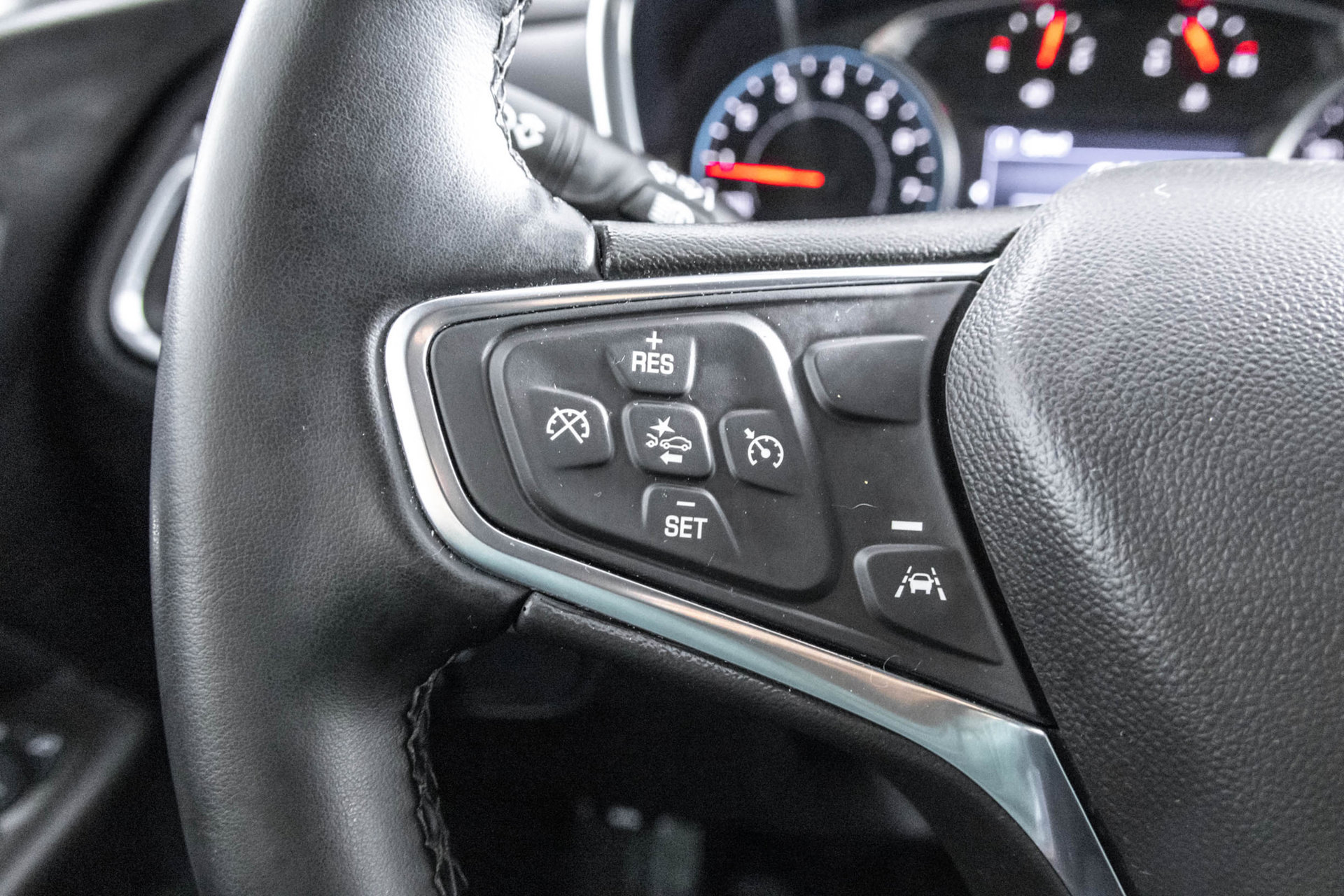 Used 2024 Chevrolet Equinox LT AWD/4WD image 25