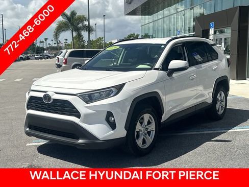 Used 2020 Toyota RAV4 XLE AWD/4WD image 3