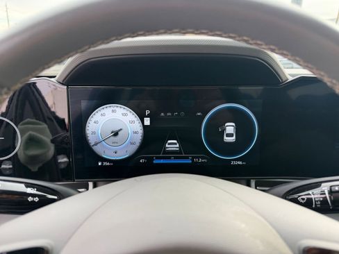 Used 2025 Hyundai Elantra SEL image 41