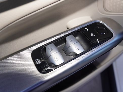 Used 2024 Mercedes-Benz GLC 300 image 14