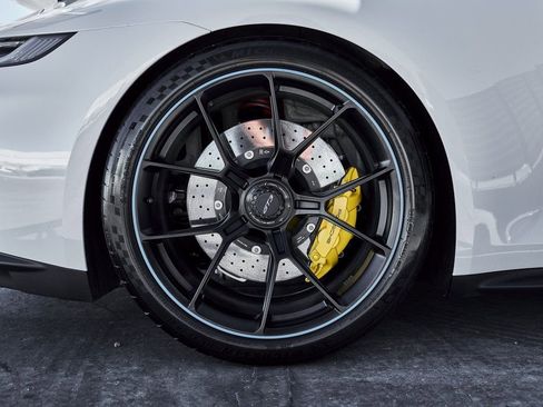 Used 2024 Porsche 911 GT3 RWD image 22
