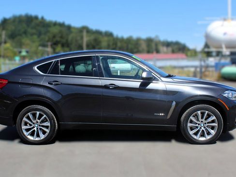 Used 2017 BMW X6 xDrive50i image 8