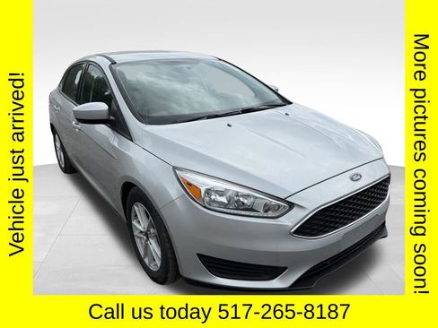 Used 2018 Ford Focus SE FWD image 1