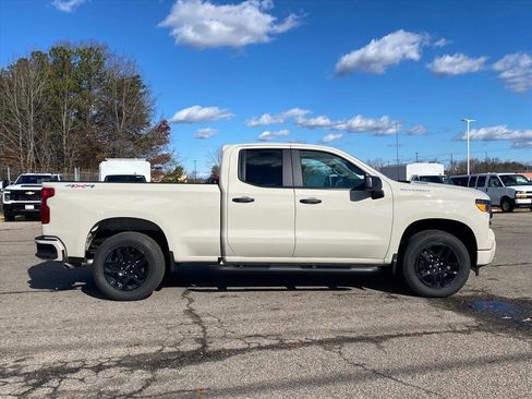New 2026 Chevrolet Silverado 1500 Custom image 2
