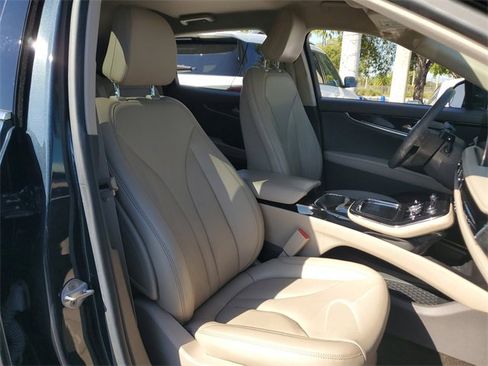 Used 2023 Lincoln Nautilus FWD image 13