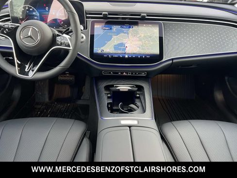 New 2026 Mercedes-Benz E 350 4MATIC Sedan image 18