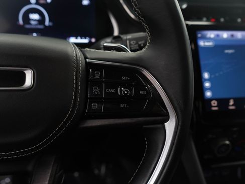 Used 2022 Jeep Grand Cherokee L Overland w/ MOPAR Finishing Package image 18