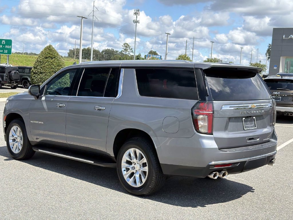 Used 2022 Chevrolet Suburban Premier AWD/4WD image 3