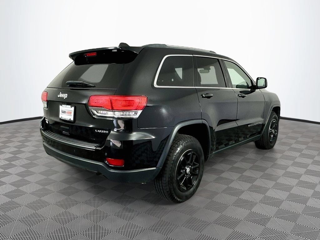 Used 2019 Jeep Grand Cherokee Laredo w/ Security & Convenience Group AWD/4WD image 10