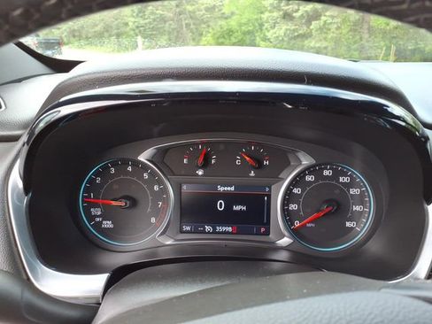 Used 2023 Chevrolet Traverse LT FWD image 18
