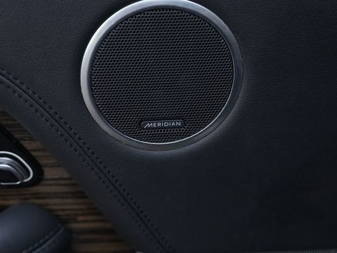 Used 2018 Land Rover Range Rover Supercharged image 24