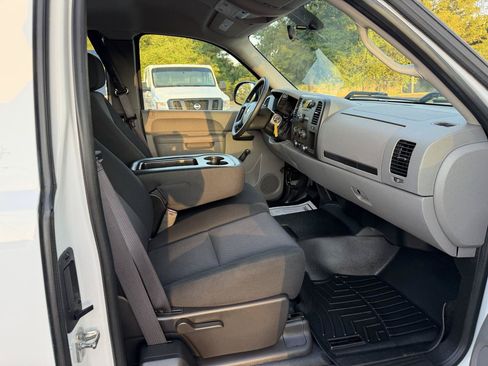Used 2013 Chevrolet Silverado 1500 W/T RWD image 13