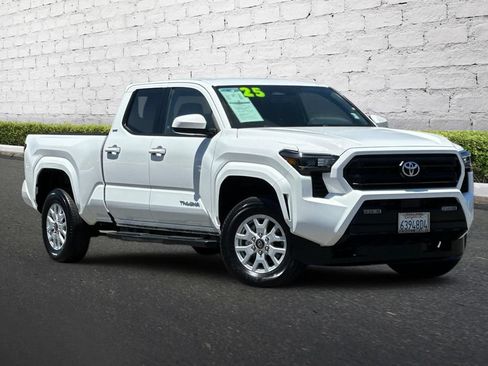 Used 2025 Toyota Tacoma SR5 AWD/4WD image 2
