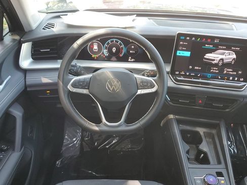 Certified 2026 Volkswagen Tiguan SE FWD image 20