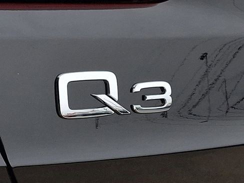 Certified 2025 Audi Q3 2.0T Premium Plus w/ Premium Plus Package image 32