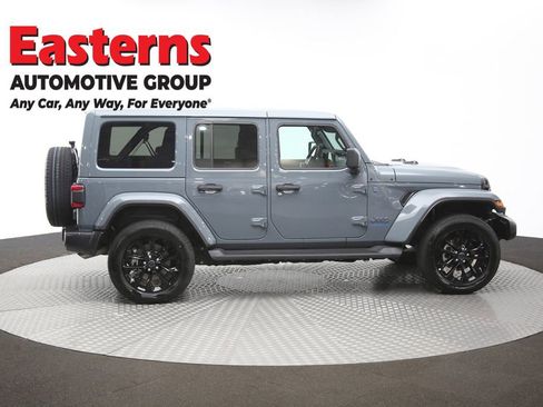 Used 2025 Jeep Wrangler Unlimited Sahara AWD/4WD image 44