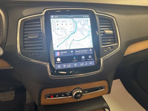 Used 2023 Volvo XC90 B6 Core w/ Protection Package Premier AWD/4WD image 13