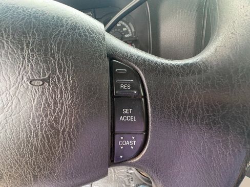 Used 2010 Ford E-350 and Econoline 350 XLT image 32