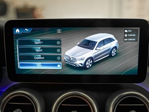 Certified 2022 Mercedes-Benz GLC 300 image 21