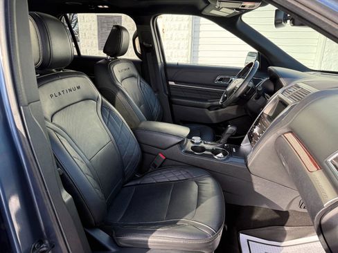 Used 2019 Ford Explorer Platinum image 19