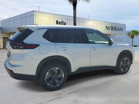Used 2025 Nissan Rogue SV FWD image 7