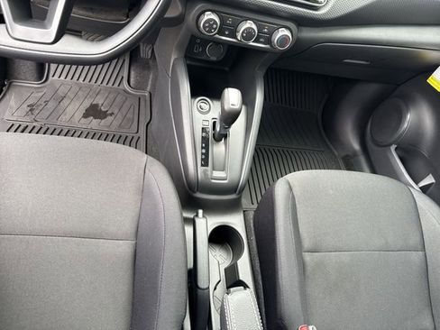 New 2025 Nissan Kicks Play S image 22