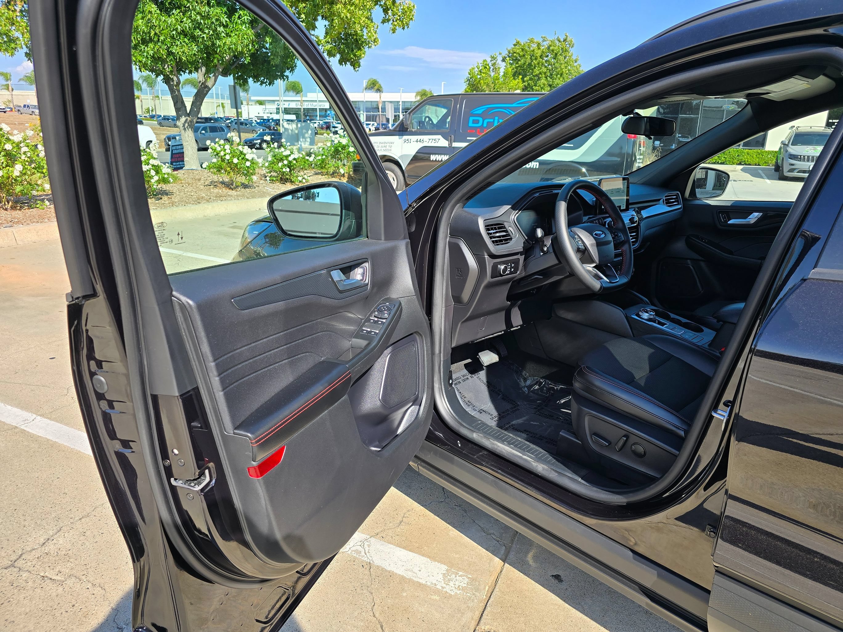 Used 2025 Ford Escape ST-Line FWD image 14