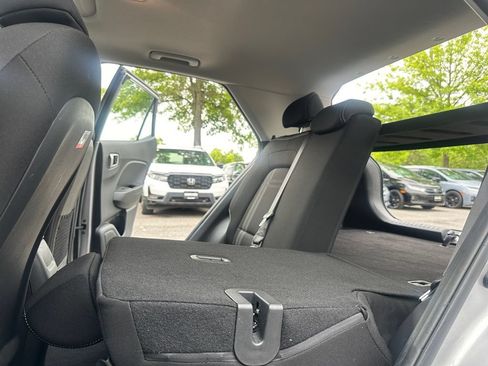 Used 2025 Hyundai Venue SEL FWD image 26