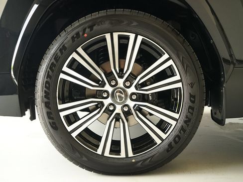 Used 2026 Lexus LX 600 4WD w/ Appearance Package image 38