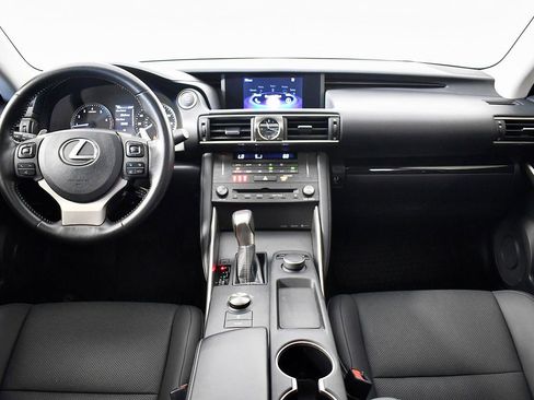 Used 2020 Lexus IS 300 image 36