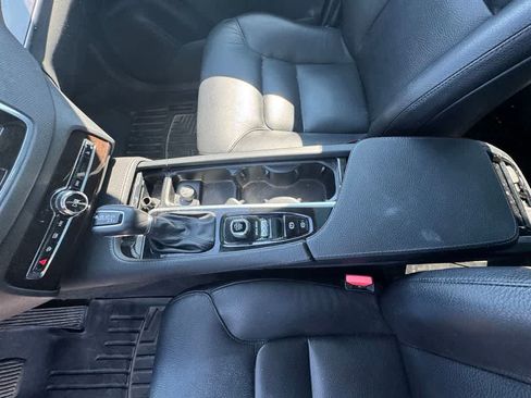 Used 2019 Volvo XC90 T6 Momentum w/ Protection Package Premier AWD/4WD image 23