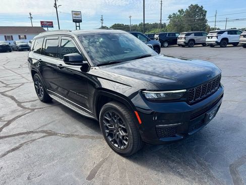 Used 2023 Jeep Grand Cherokee L Summit AWD/4WD image 18