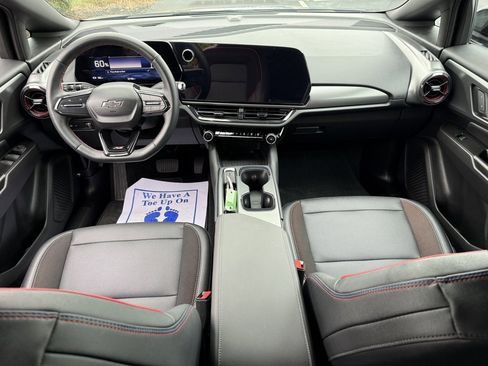 Used 2024 Chevrolet Equinox EV RS image 30