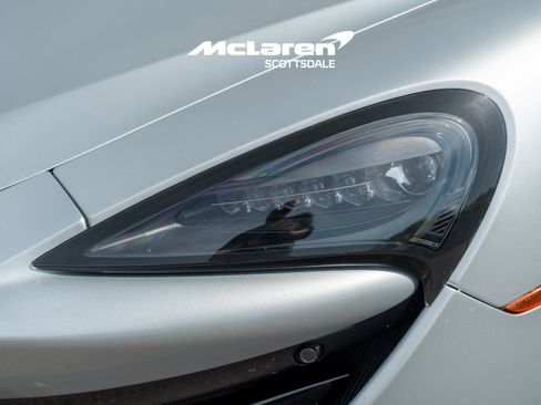 Used 2020 McLaren 600LT Spider RWD image 21
