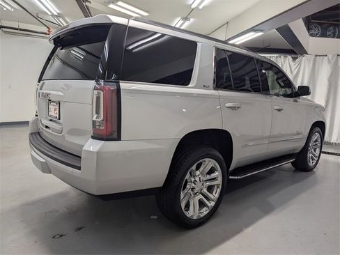 Used 2020 GMC Yukon SLT w/ Premium Edition image 3