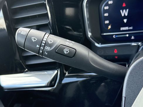 Used 2023 Chevrolet Silverado 1500 LTZ image 9